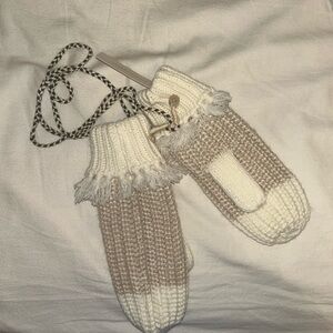 Anthropologie Cream and Tan Mittens
